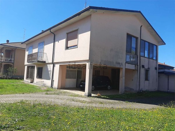 casa indipendente in vendita a San Giorgio su Legnano
