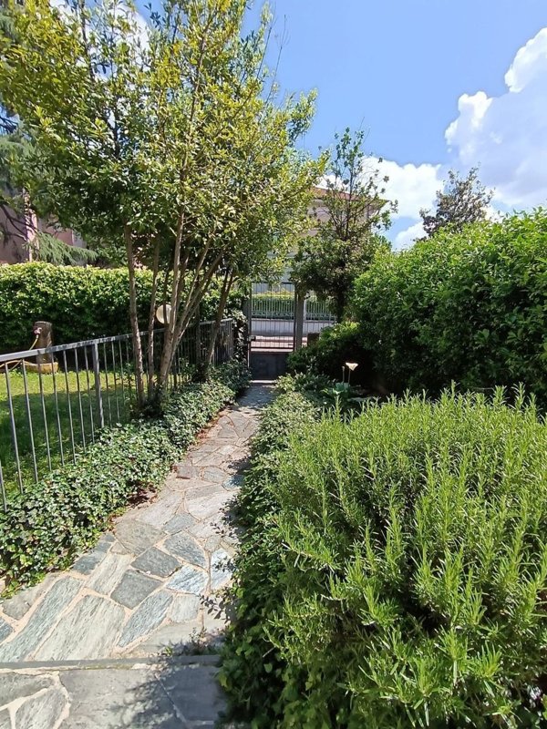 casa indipendente in vendita a San Giorgio su Legnano