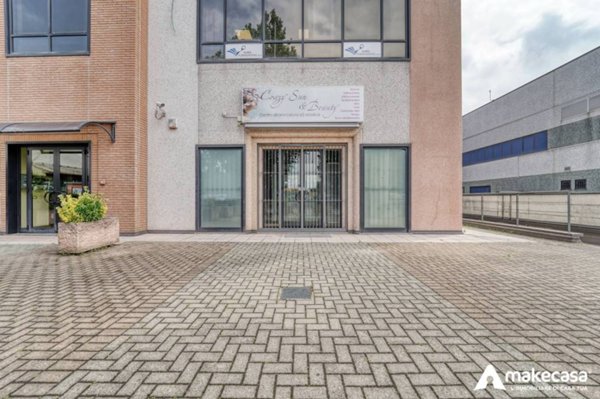 negozio in vendita a San Giuliano Milanese in zona Zivido
