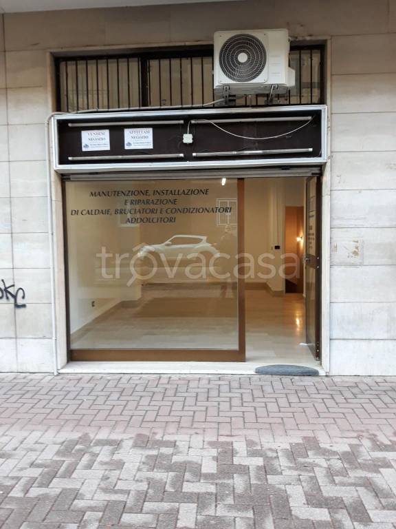 negozio in vendita a San Giuliano Milanese