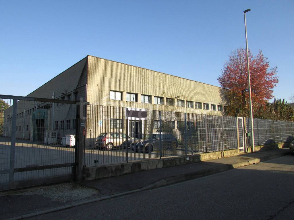 locale commerciale in vendita a San Giuliano Milanese in zona Zivido