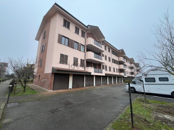 locale di sgombero in vendita a San Giuliano Milanese