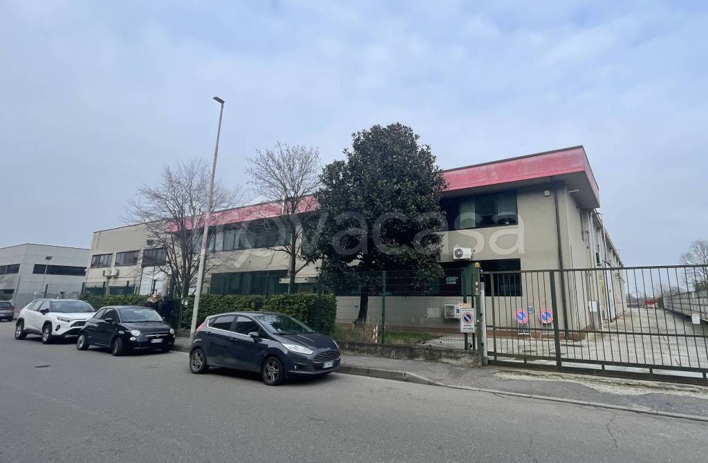 capannone in vendita a San Giuliano Milanese in zona Zivido