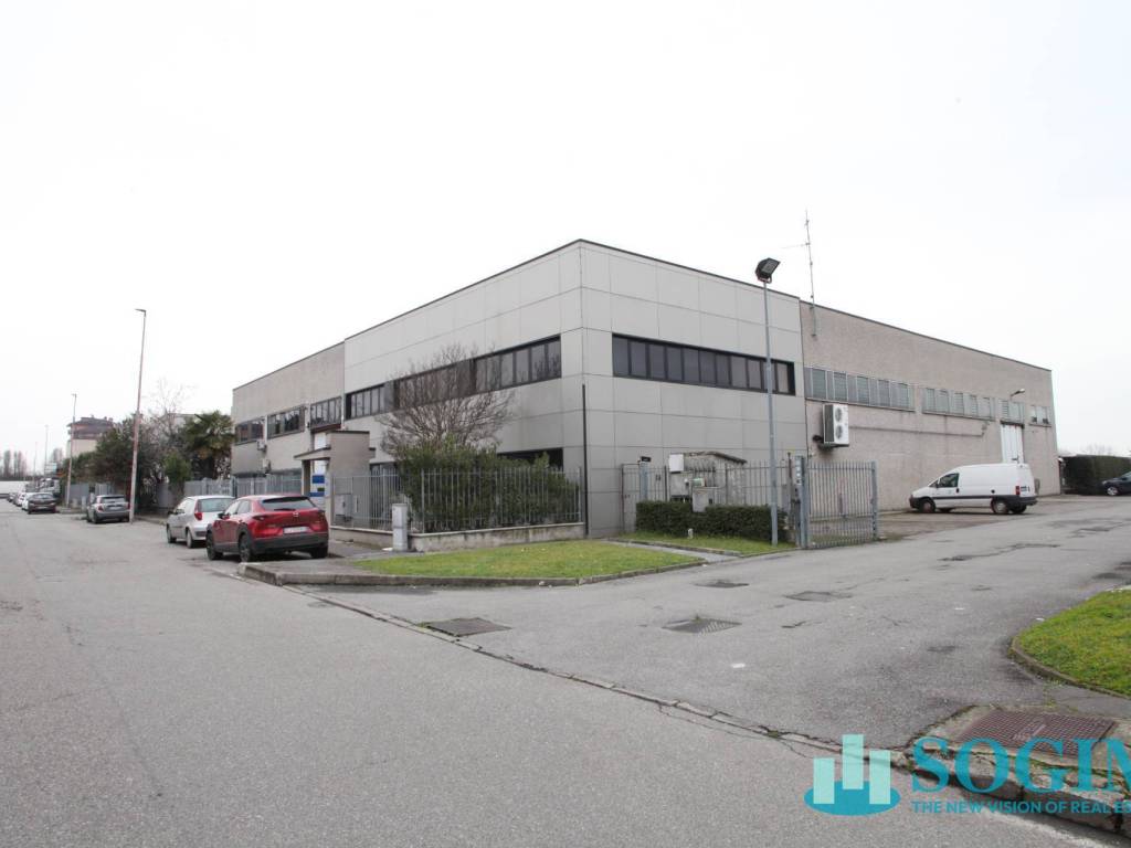 locale commerciale in vendita a San Giuliano Milanese in zona Zivido