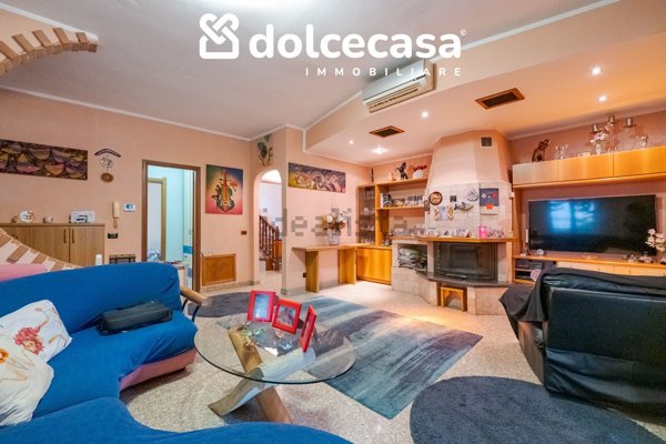 casa indipendente in vendita a San Giuliano Milanese in zona Zivido
