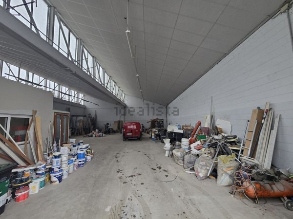capannone in vendita a San Giuliano Milanese