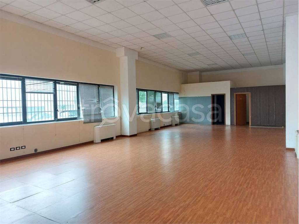 negozio in vendita a San Giuliano Milanese in zona Zivido