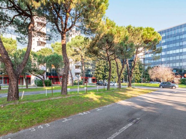 ufficio in vendita a San Giuliano Milanese in zona Zivido