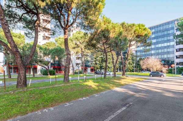 ufficio in vendita a San Giuliano Milanese in zona Zivido