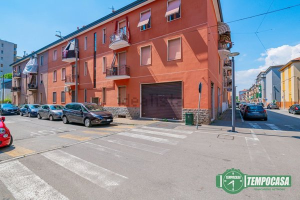 locale commerciale in vendita a San Giuliano Milanese