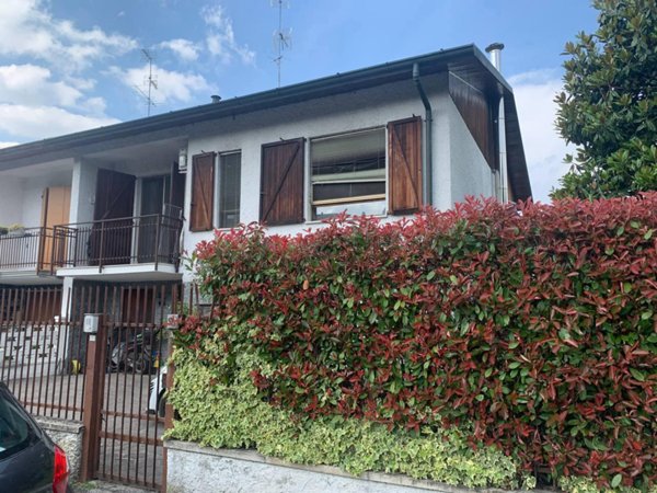 casa indipendente in vendita a San Giuliano Milanese in zona Zivido