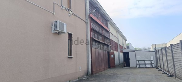 capannone in vendita a San Giuliano Milanese