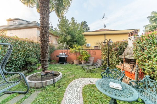 casa indipendente in vendita a San Giuliano Milanese in zona Zivido