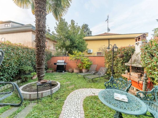 casa indipendente in vendita a San Giuliano Milanese in zona Zivido