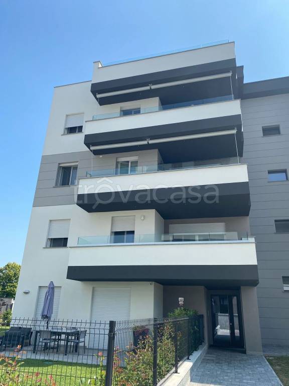 appartamento in vendita a San Giuliano Milanese in zona Civesio