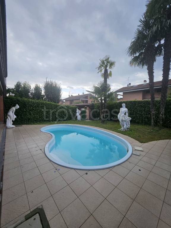 casa indipendente in vendita a San Giuliano Milanese in zona Carpianello