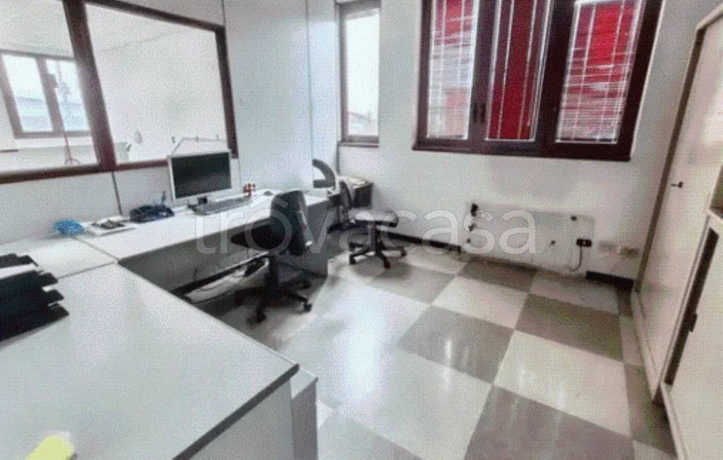 capannone in vendita a San Giuliano Milanese in zona Civesio