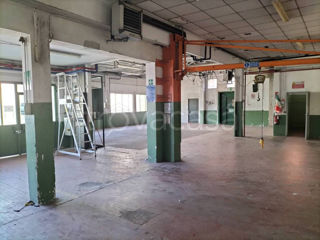 locale commerciale in vendita a San Giuliano Milanese