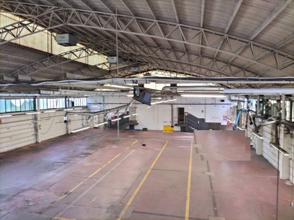 locale commerciale in vendita a San Giuliano Milanese in zona Civesio