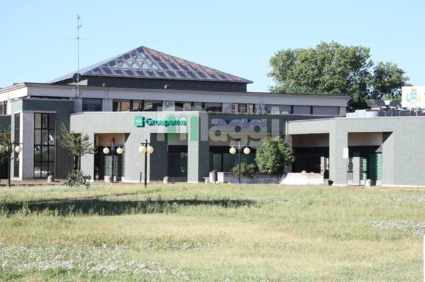 negozio in vendita a San Giuliano Milanese in zona Zivido