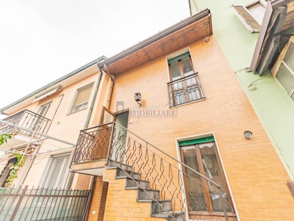 appartamento in vendita a San Giuliano Milanese in zona Borgolombardo