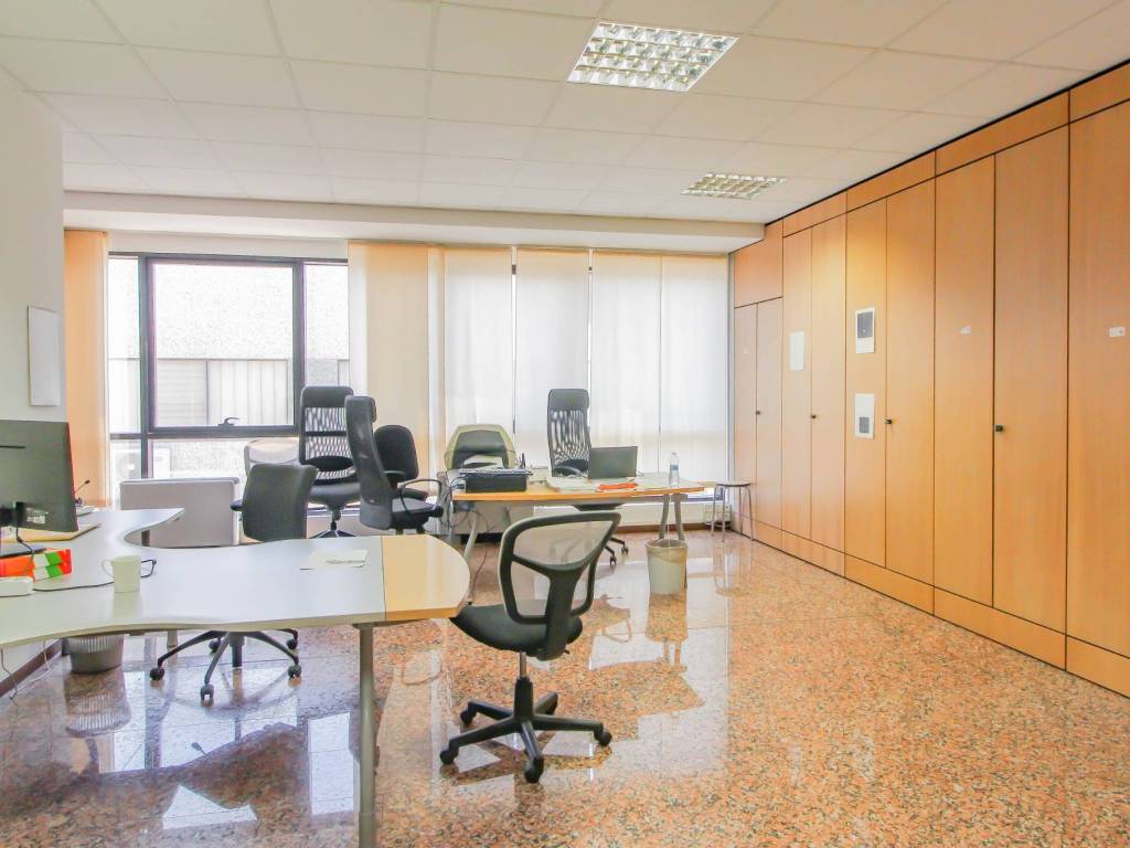 ufficio in vendita a San Giuliano Milanese in zona Zivido