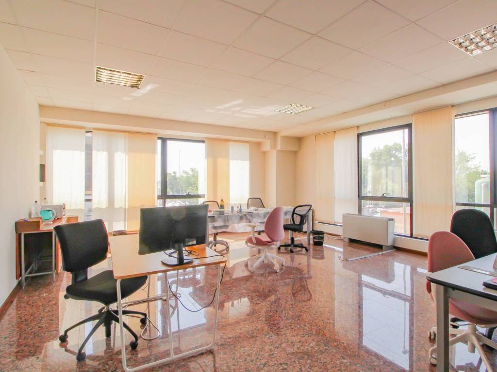 ufficio in vendita a San Giuliano Milanese in zona Zivido