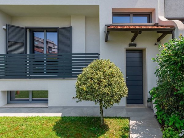 casa indipendente in vendita a San Giuliano Milanese in zona Zivido