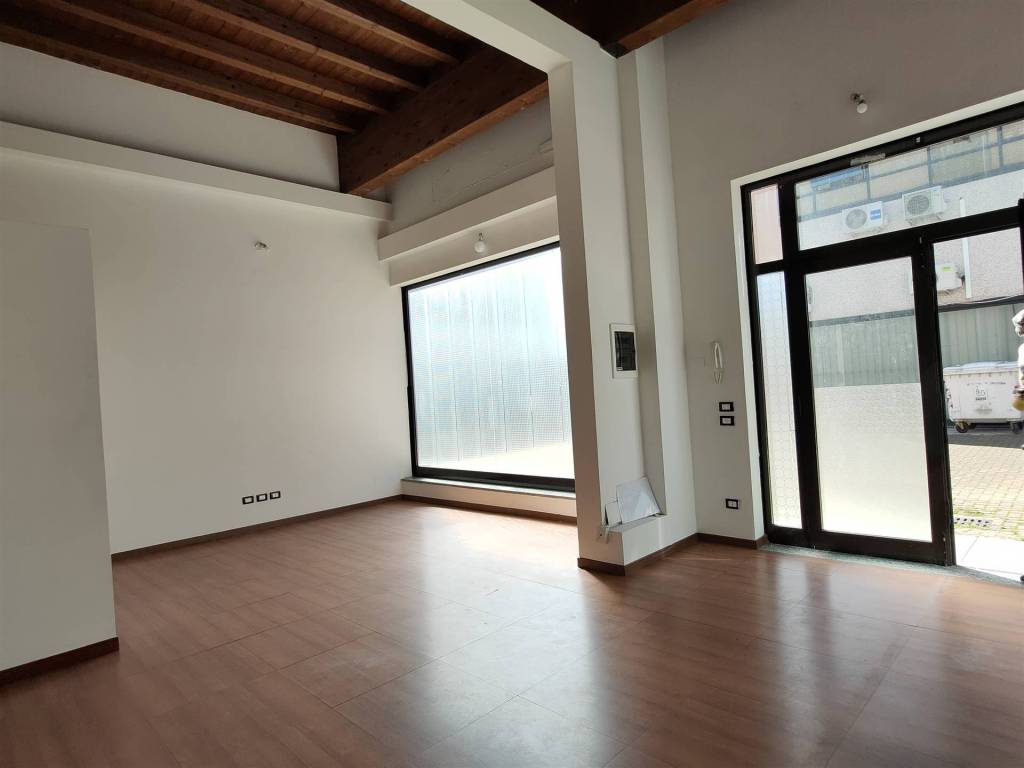 ufficio in vendita a San Giuliano Milanese in zona Zivido