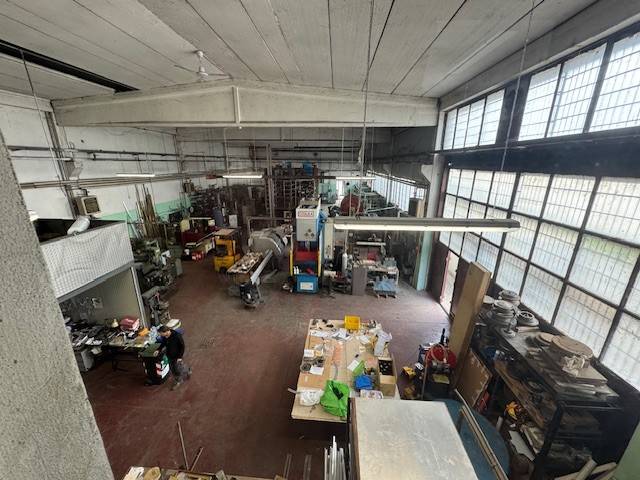 locale commerciale in vendita a San Giuliano Milanese in zona Civesio