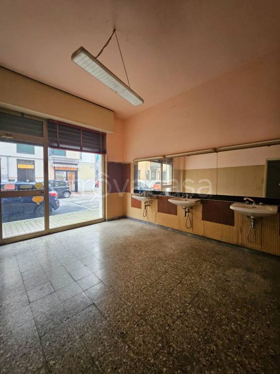 negozio in vendita a San Giuliano Milanese