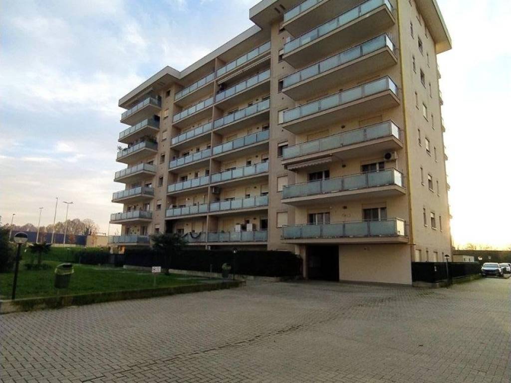 appartamento in vendita a San Giuliano Milanese in zona Borgolombardo