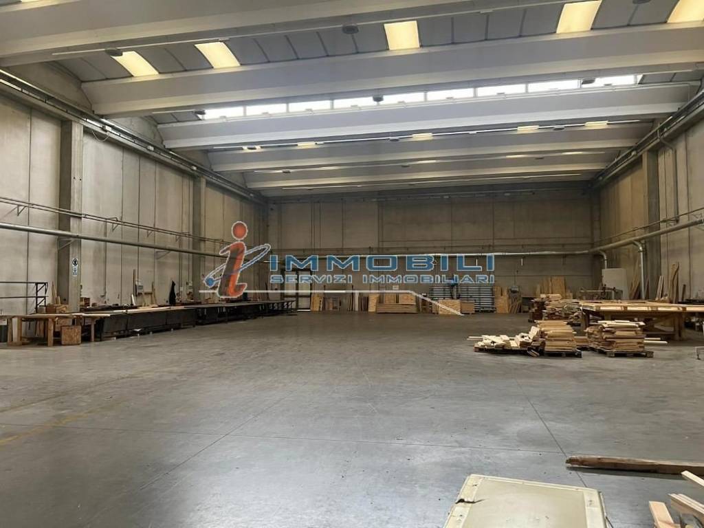 negozio in vendita a San Giuliano Milanese in zona Zivido
