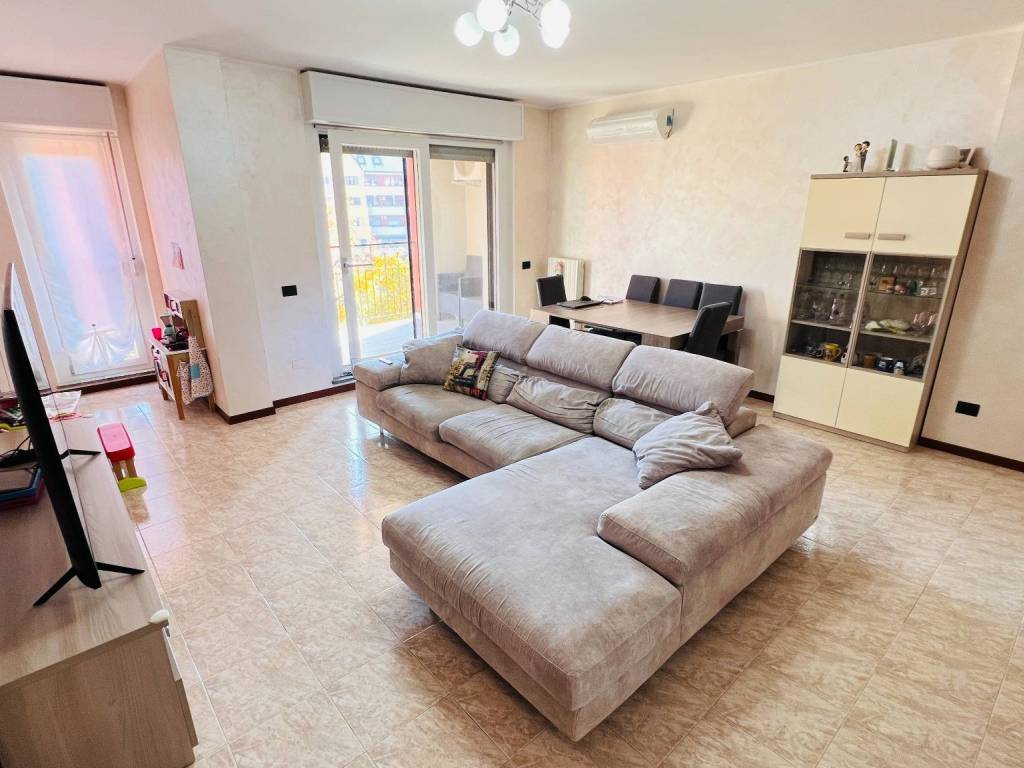 appartamento in vendita a San Giuliano Milanese in zona Zivido