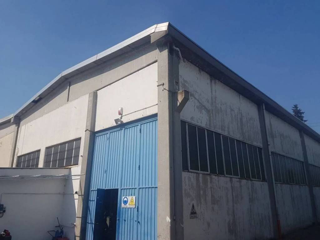 locale commerciale in vendita a San Giuliano Milanese in zona Civesio