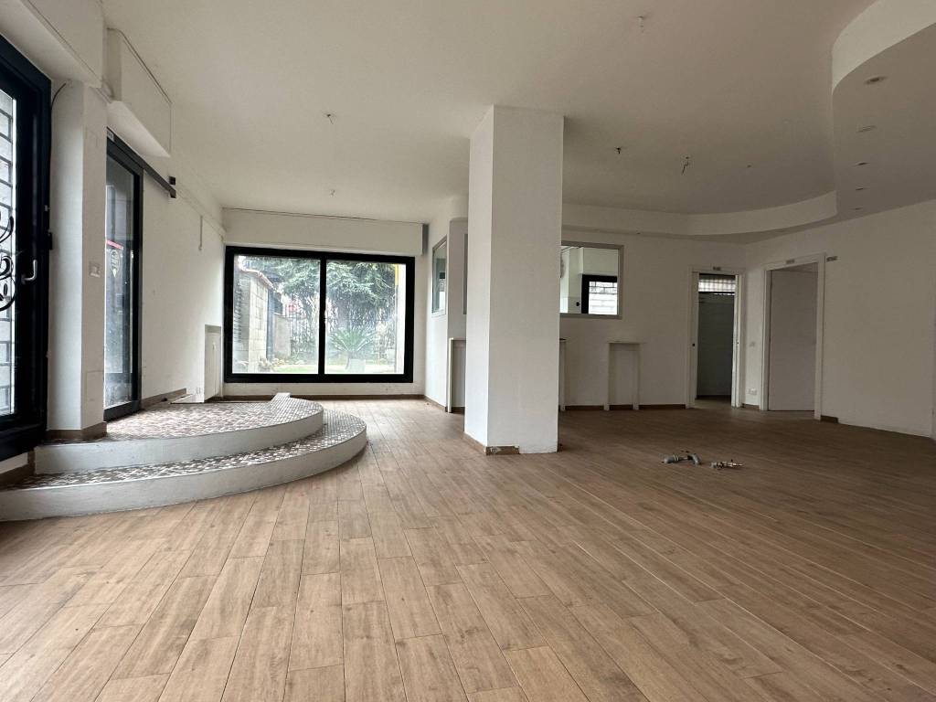 negozio in vendita a San Giuliano Milanese