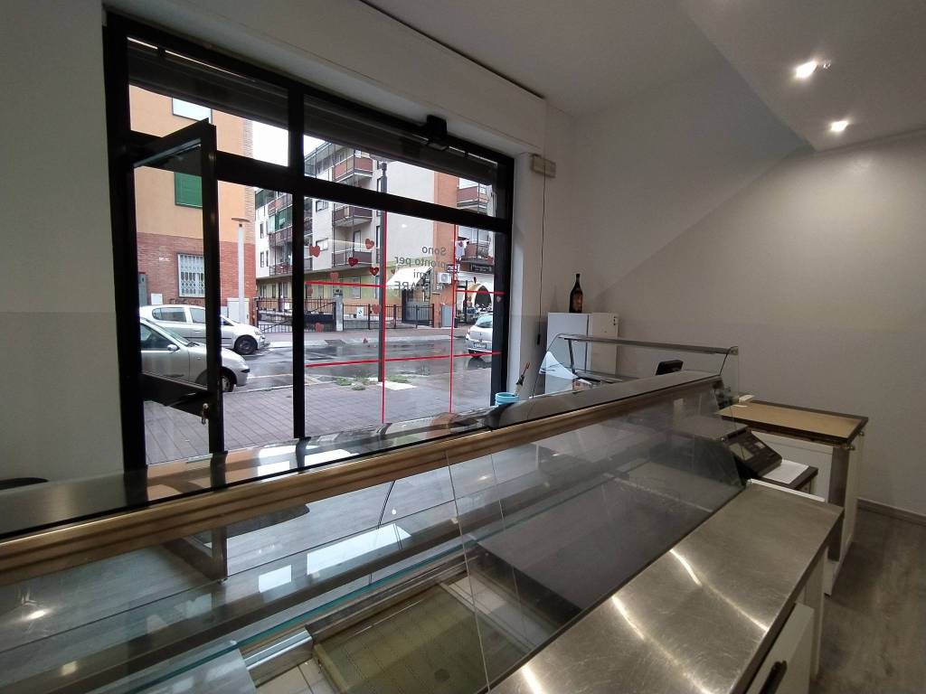 negozio in vendita a San Giuliano Milanese