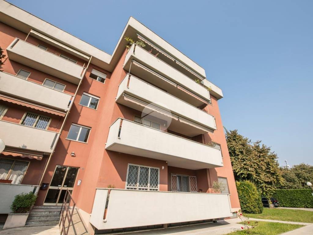 appartamento in vendita a San Giuliano Milanese in zona Civesio