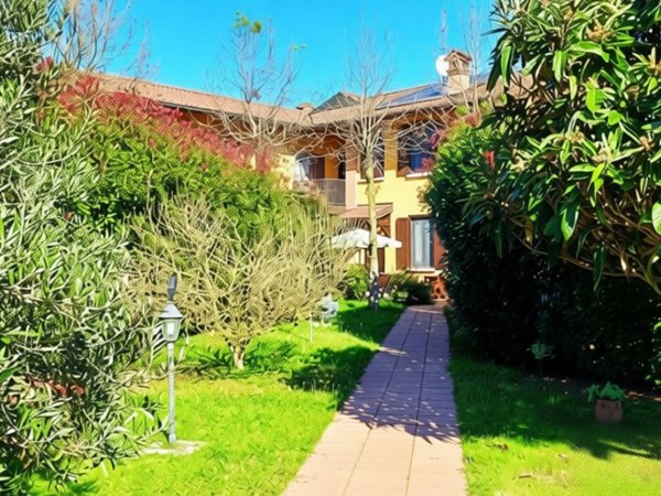 casa indipendente in vendita a San Giuliano Milanese in zona Zivido