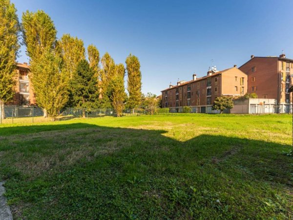 intera palazzina in vendita a San Giuliano Milanese in zona Sesto Ulteriano