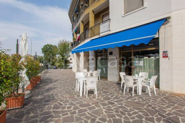 negozio in vendita a San Giuliano Milanese in zona Civesio