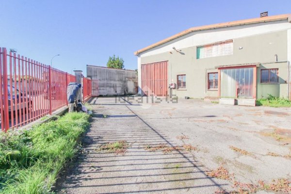 capannone in vendita a San Giuliano Milanese