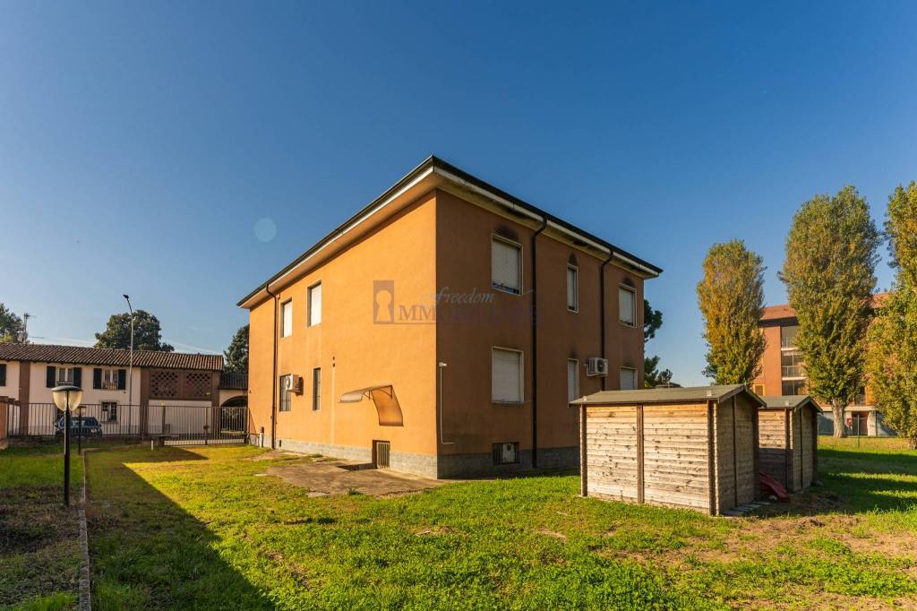 appartamento in vendita a San Giuliano Milanese in zona Sesto Ulteriano