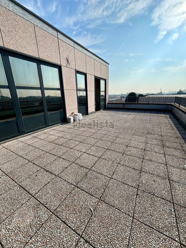 ufficio in vendita a San Giuliano Milanese in zona Sesto Ulteriano