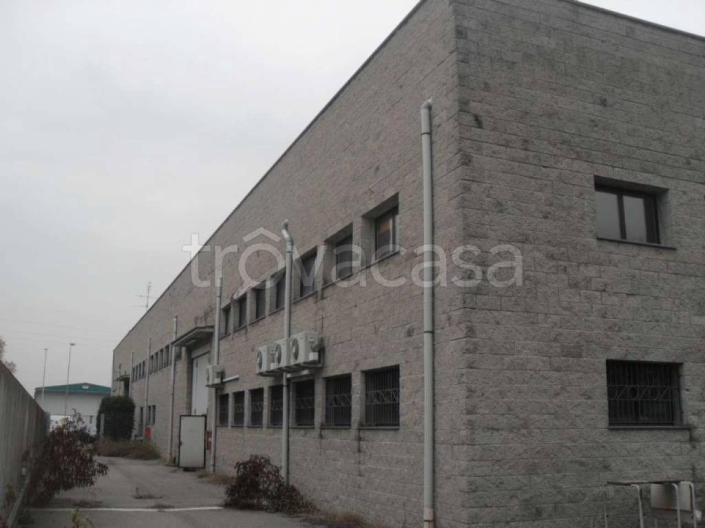 locale commerciale in vendita a San Giuliano Milanese in zona Zivido