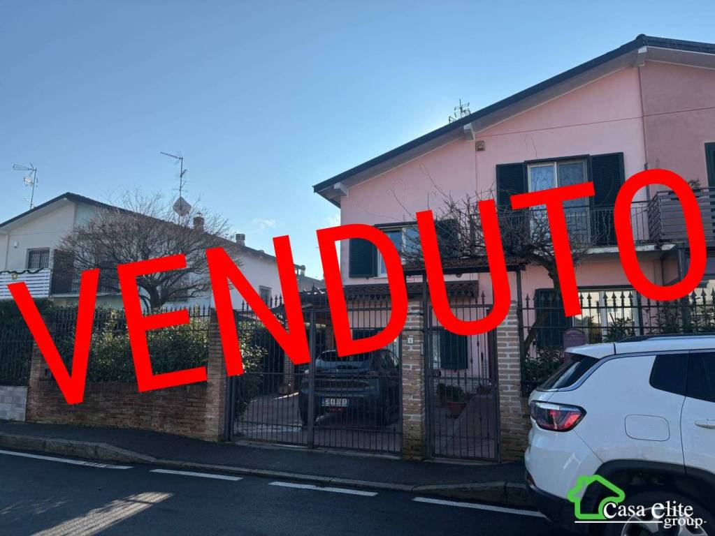 casa indipendente in vendita a San Giuliano Milanese in zona Civesio