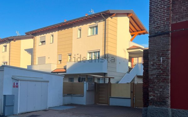 appartamento in vendita a San Giuliano Milanese in zona Civesio