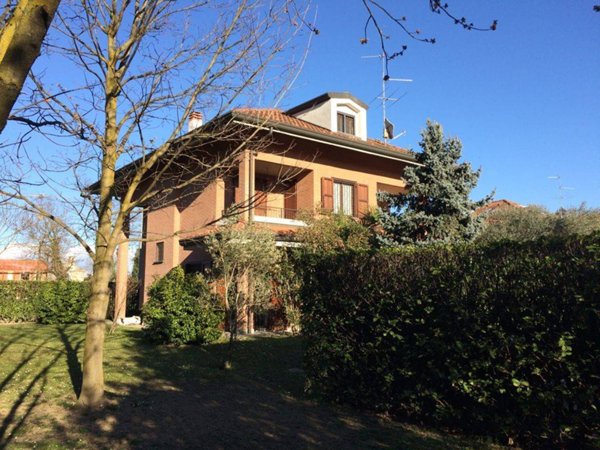casa indipendente in vendita a San Giuliano Milanese in zona Carpianello