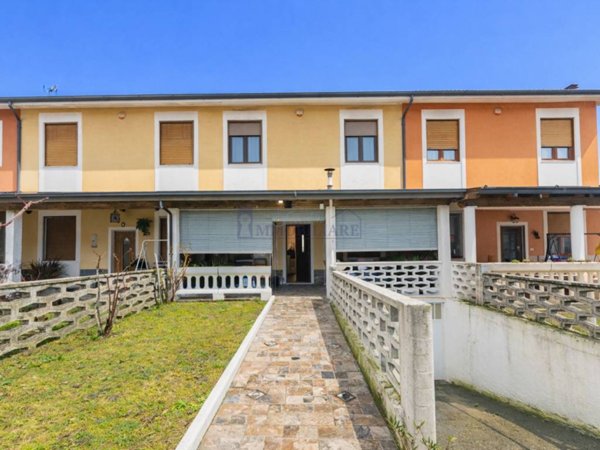 casa indipendente in vendita a San Giuliano Milanese in zona Carpianello