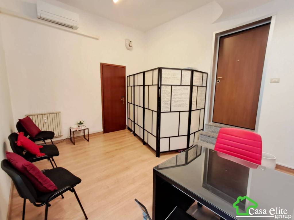 ufficio in vendita a San Giuliano Milanese in zona Borgolombardo